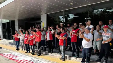 Karşıyaka Belediyesi'nde greve giden işçiler ve memurlardan eylem!
