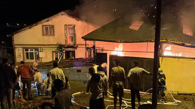 Zonguldak'ta halı yıkama dükkanında yangın: 4 ev, 1 iş yeri kül oldu