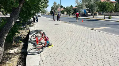 Kayseri'de kahreden kaza: Otomobilin çarptığı bisikletli yaşamını yitirdi