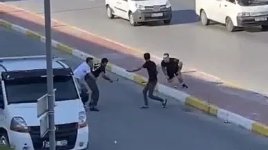 Sakarya'da cadde ortasında çekiçli, sopalı kavga