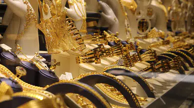 18 Ağustos canlı altın fiyatları: Gram, çeyrek, yarım altın ne kadar oldu?