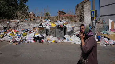 İzmir'de belediyeye çöp ve kötü koku tepkisi: Sokaklarımız leş gibi kokuyor!