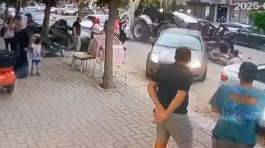 Eskişehir'de iş makinesi dehşet saçtı! 5 araca çarpıp, 2 yayayı kepçeye aldı