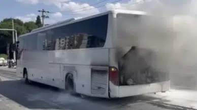 Manisa’da seyir halindeki yolcu otobüsü yandı