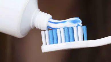 Bilim insanları açıkladı: Saçtan diş macunu üretildi!