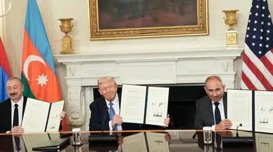 Kafkaslar’da tarihi barış: Azerbaycan ve Ermenistan 35 yılın ardından el sıkıştı