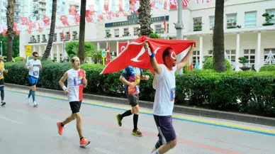 Adana'da 443 sporcunun katılımıyla Zafer Koşusu yapıldı!