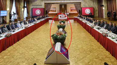 Komisyon salonundaki Antorium çiçeği ne anlama geliyor?