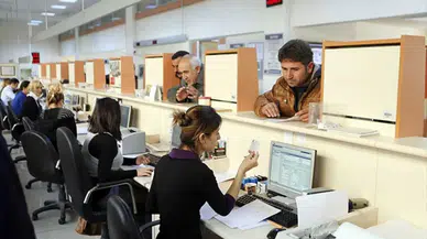 Bankada çalışan biri ne kadar maaş alıyor?