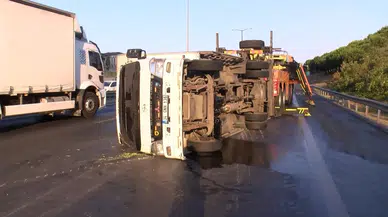 Başakşehir'de kamyonet devrildi: TEM Otoyolu kapandı!