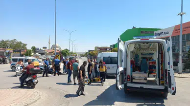 Karaman'da feci kaza! Minibüs ile motosiklet çarpıştı: 2 kişi yaralandı!