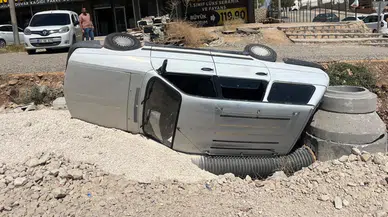 Adıyaman'da otomobil çukura düştü: 5 kişi yaralandı