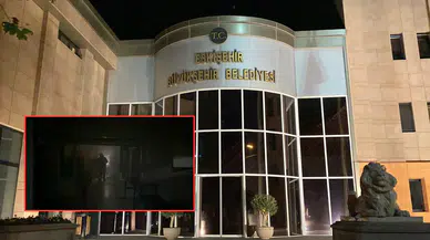 Eskişehir'de panik anları: Belediye binasında yangın çıktı!