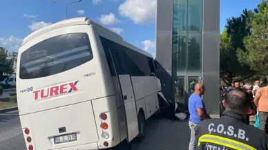 Tekirdağ’da işçi servisi direğe çarptı: 16 yaralı