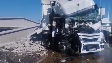 TAG Otoyolu'nda feci kaza: Tırlar çarpıştı, yaralılar var