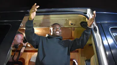 Trabzonspor'un anlaşmaya vardığı Kazeem Olaigbe, Trabzon'a geldi