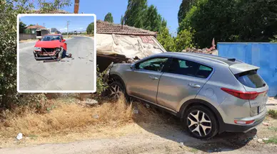 Eskişehir'de çarpışma sonucu bir araç müstakil eve girdi: 1 kişi yaralandı!