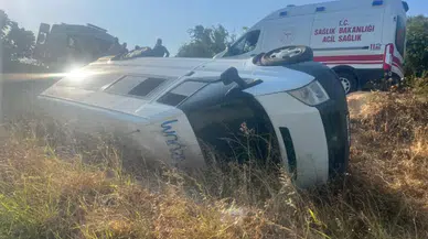 Hatay'da engelli öğrencileri taşıyan servis devrildi: 8 yaralı