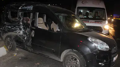 Manisa'da katliam gibi kaza! Kamyon ile kamyonet çarpıştı: Ölü ve çok sayıda yaralı var!