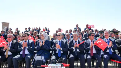 Kurtulmuş Mustafa Kemal Anıtı'ndaki törene katıldı