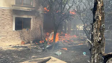 Çanakkale orman yangını büyüyor: Güzelyalı’daki villalar yandı