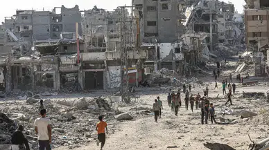 Gazze’ye havadan bırakılan yardım paketlerinden küflü ekmek çıktı