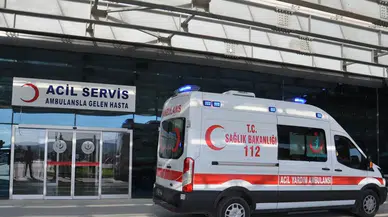 Ağrı'da kamyonet ile hafif ticari araç çarpıştı: 8 yaralı!