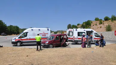 Amasya'da feci kaza! Otomobil ile hafif ticari araç çarpıştı: Çok sayıda yaralı var!