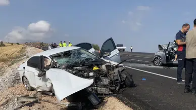 Tokat'ta korkunç kaza! İki otomobil kafa kafaya çarpıştı: 4 ölü, 2 yaralı