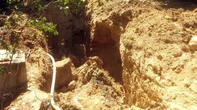 Konya'da toprak altında kalan işçi hayatını kaybetti