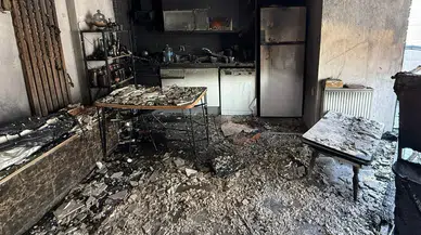 Avcılar'da korkutan yangın: Daire küle döndü!