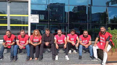 İzmir Karabağlar'da belediye işçilerinden iş bırakma eylemi!