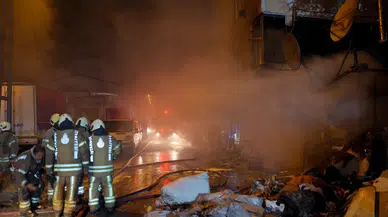 Avcılar'da çorap üretim atölyesinde feci yangın!
