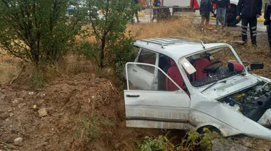 Sivas'ta otomobil devrildi: 2 kişi yaralandı!