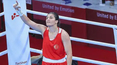 Busenaz Sürmeneli, Dünya Boks Şampiyonası'nda çeyrek finale yükseldi