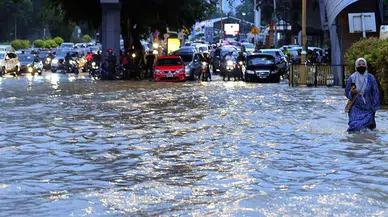 Malezya’da sel felaketi: 12 ölü, binlerce tahliye
