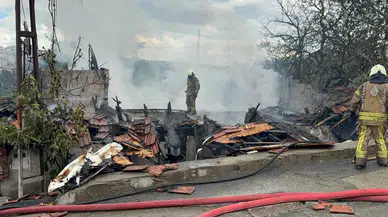 Üsküdar'da gecekondu yangını korkuttu!