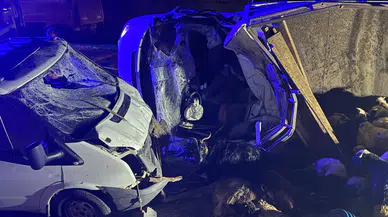 Diyarbakır'da korkunç kaza! İki kamyonet çarpıştı: 2 ölü, 1 yaralı!