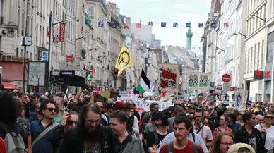 Fransa'da Macron karşıtı eylemler: 85 kişi gözaltında!