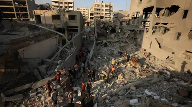 İsrail ordusu Rantisi Çocuk Hastanesine saldırı düzenledi!