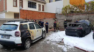 Bursa'da otomobil alev topuna döndü