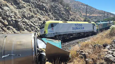 Malatya'da 2 yük treni çarpıştı: 1 kişi yaralandı!