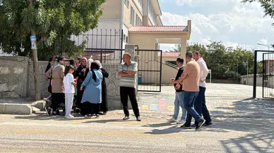Van'da bir saldırgan 2 öğretmeni bıçakla yaraladı!