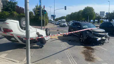 Kartal sahil yolunda kaza: Takla atan araçta 4 kişi yaralandı