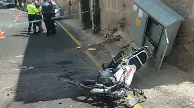 Aksaray'da motosiklet, elektrik trafosuna çarptı: 2 lise öğrencisi ağır yaralandı