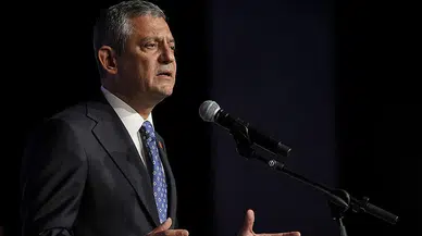 Özgür Özel muhalif olanı partiden atıyor!