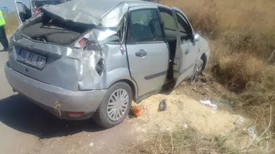 Afyonkarahisar'da otomobil tarım arazisine devrildi: 4 yaralı!