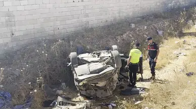 Gaziantep'te korkunç kaza! hafif ticari araç ile otomobil çarpıştı: 6 yaralı!