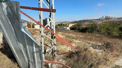 Başakşehir’de korkunç kaza: Bariyer demiri sürücünün bacağına saplandı!