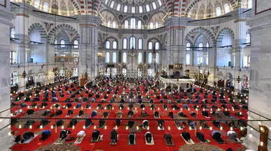 Cuma selası saat kaçta başlar? Ezandan ne kadar önce okunur?